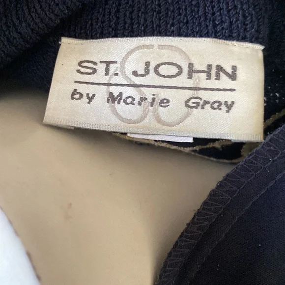 St.John Navy blue sweater with necklace charms - Picture 6 of 6